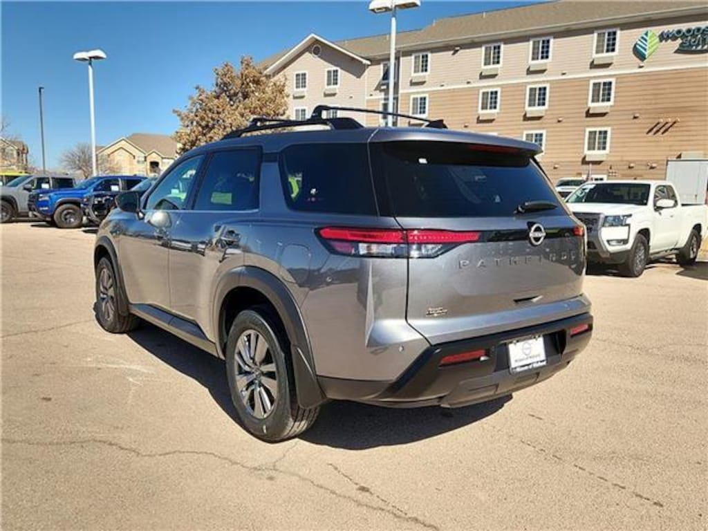 New 2026 Nissan Pathfinder SV Front-Wheel Drive