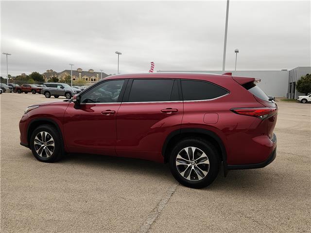 Used 2023 Toyota Highlander XLE Front-Wheel Drive SUV