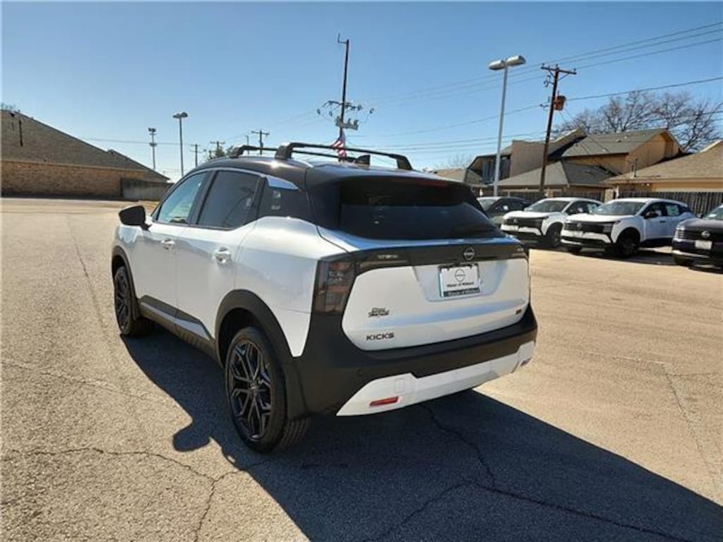 New 2026 Nissan Kicks SR Front-Wheel Drive