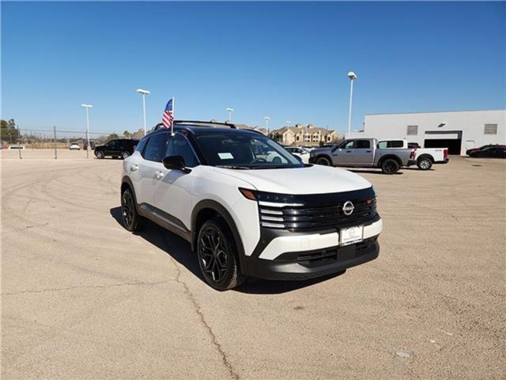 New 2026 Nissan Kicks SR Front-Wheel Drive