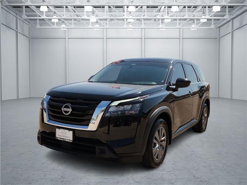 Used 2025 Nissan Pathfinder S 4x4 SUV