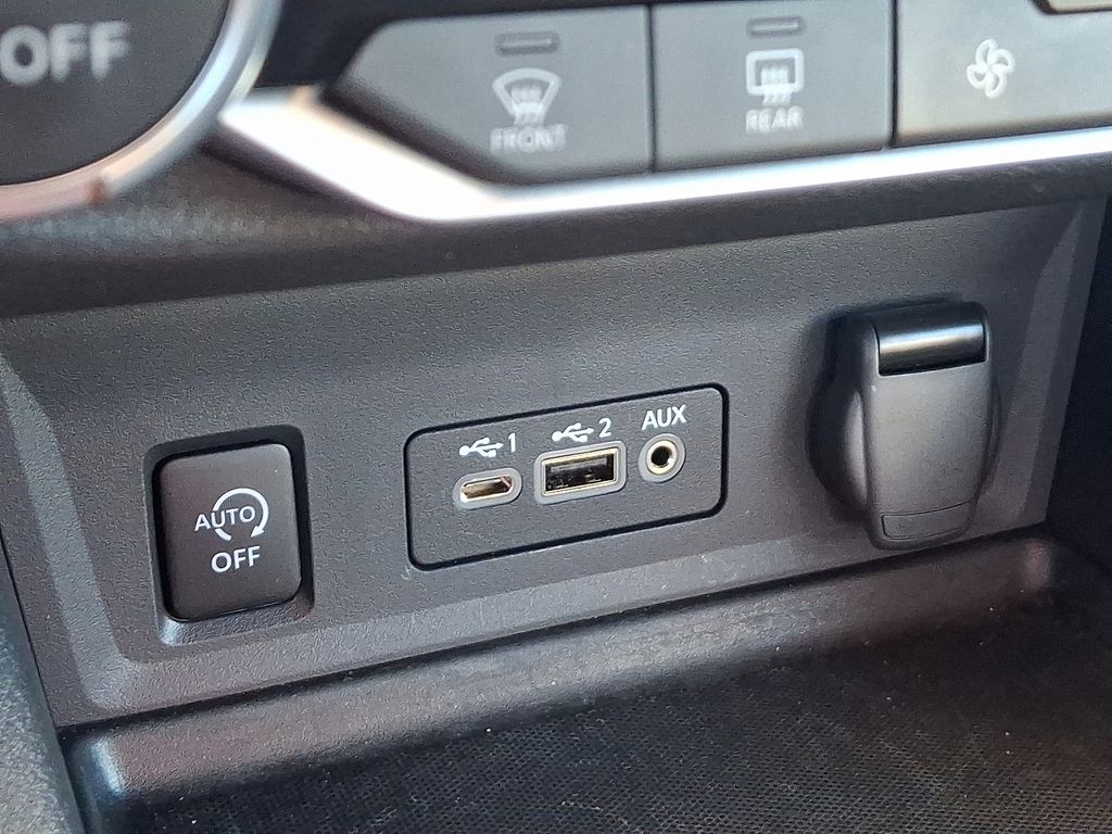 2025 Nissan Sentra SV - Photo 25