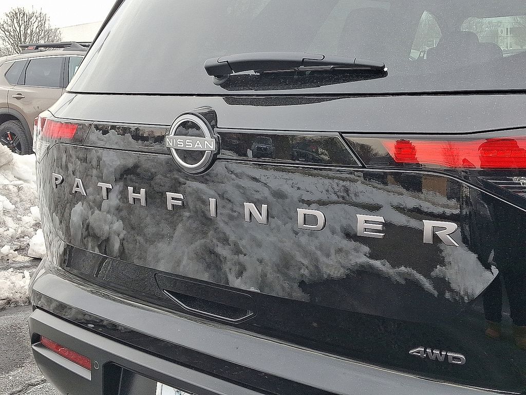 2026 Nissan Pathfinder SV - Photo 4