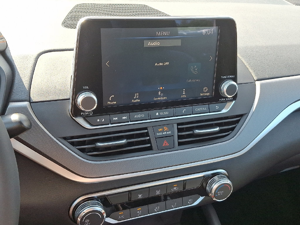 2025 Nissan Altima SR - Photo 7