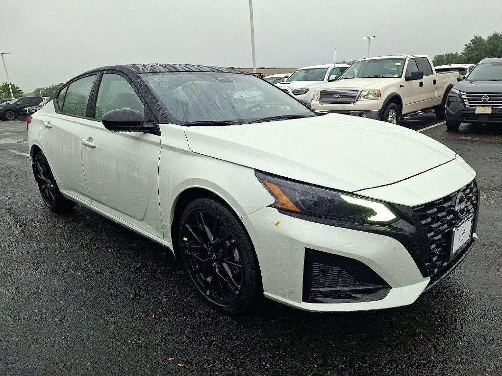 New 2026 Nissan Altima SR Sedan