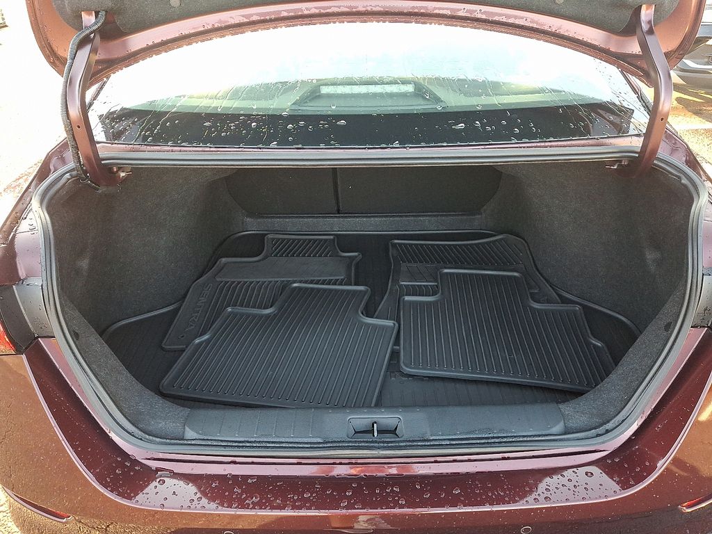 2025 Nissan Sentra SV - Photo 29