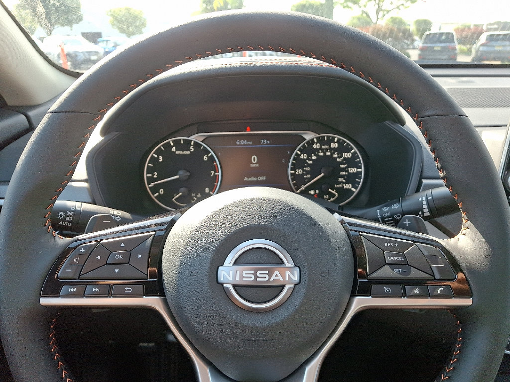 2025 Nissan Altima SR - Photo 8