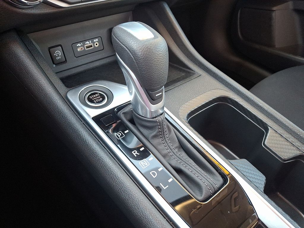 2025 Nissan Sentra SV - Photo 15