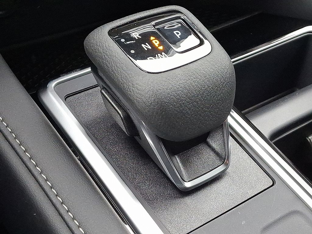 2026 Nissan Pathfinder SV - Photo 5