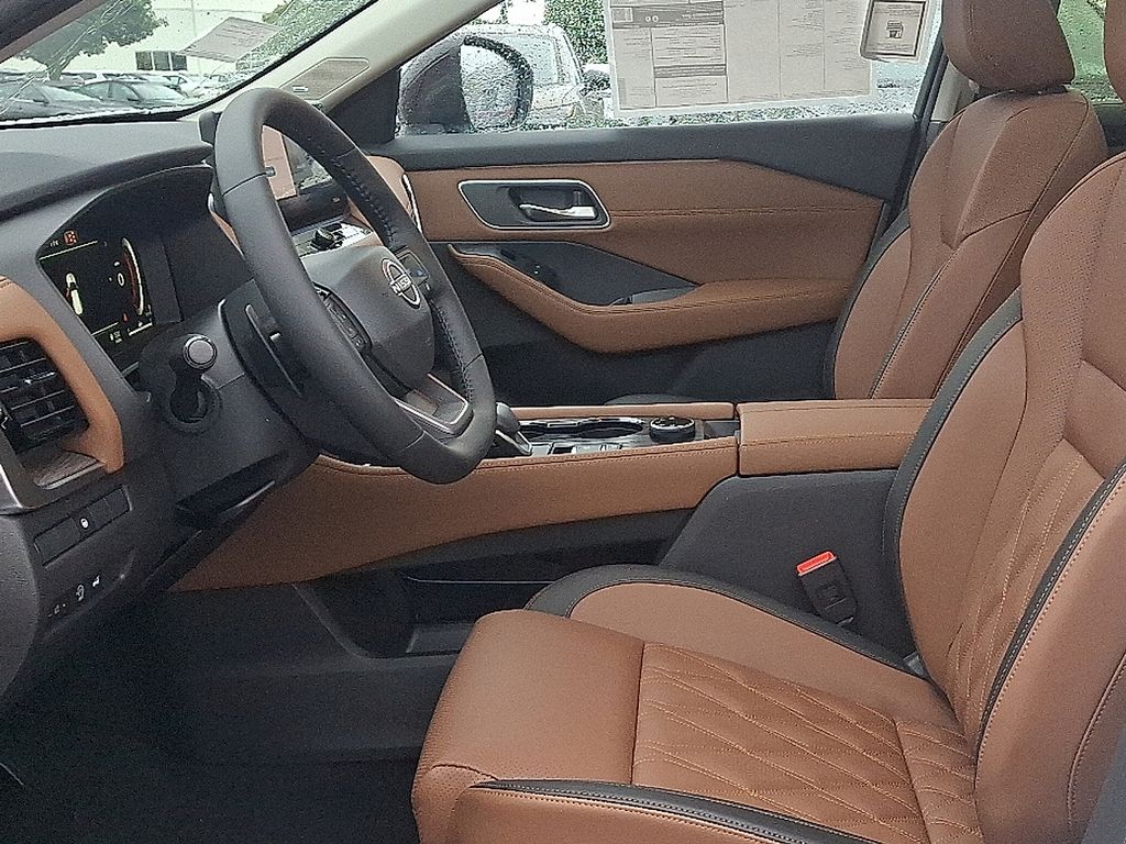 2026 Nissan Rogue Platinum - Photo 8