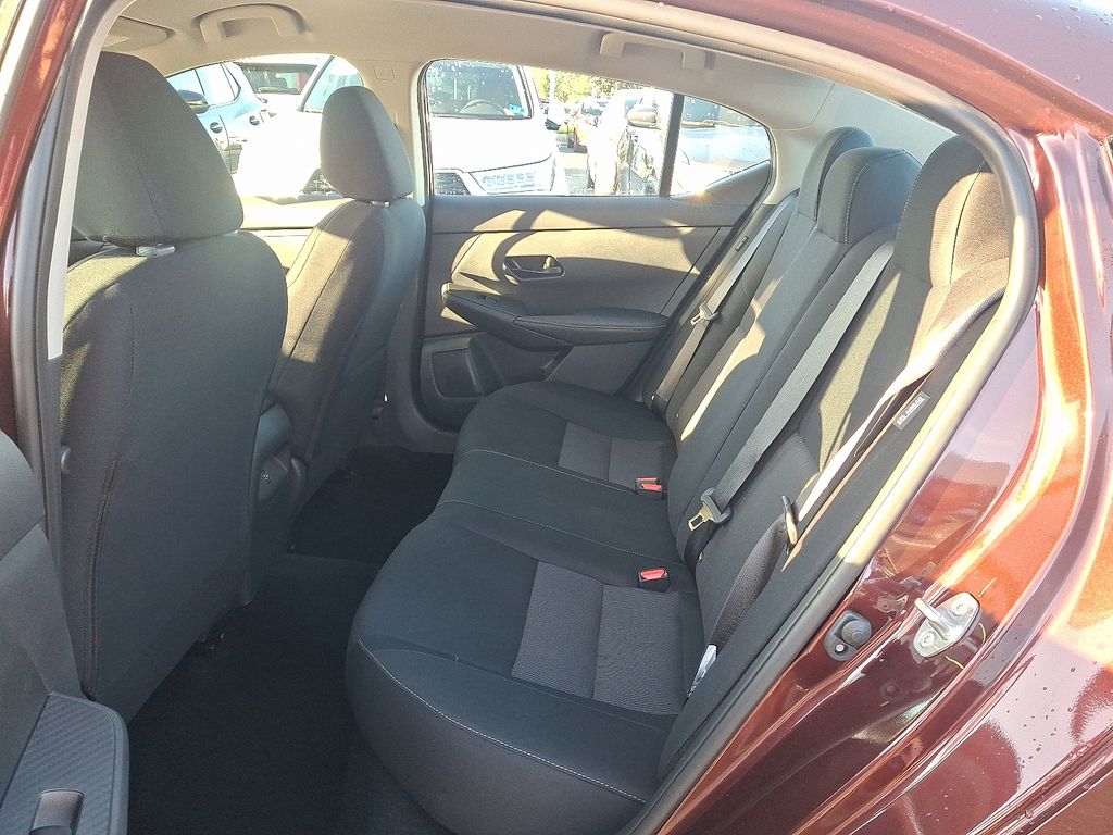 2025 Nissan Sentra SV - Photo 10