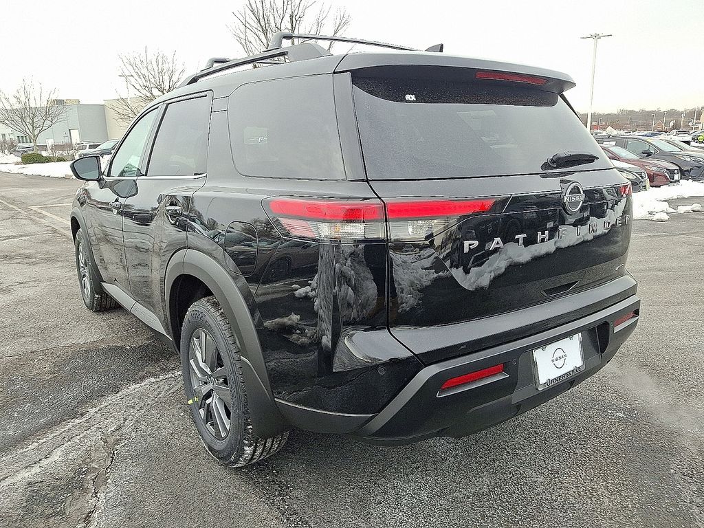2026 Nissan Pathfinder SV - Photo 3