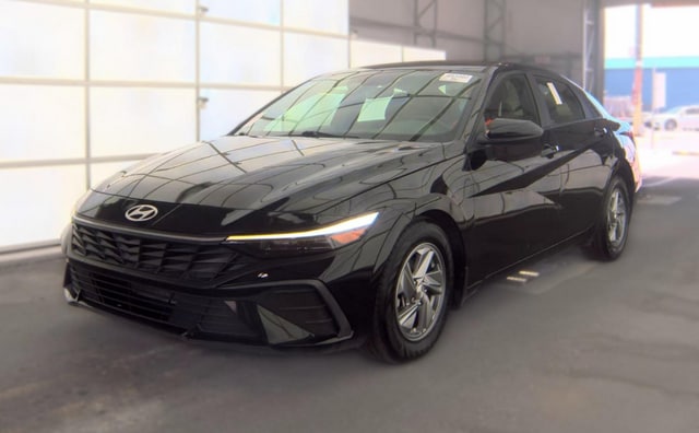 2024 Hyundai Elantra SE