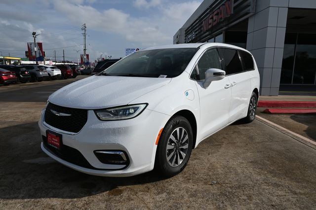 2022 Chrysler Pacifica Hybrid