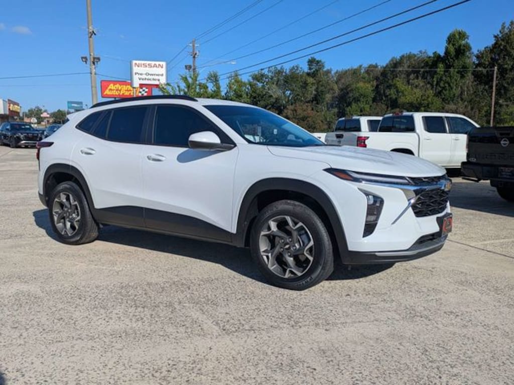 Used 2025 Chevrolet Trax LT SUV