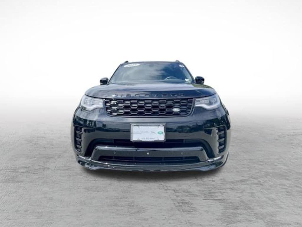Certified 2025 Land Rover Discovery Dynamic SE SUV