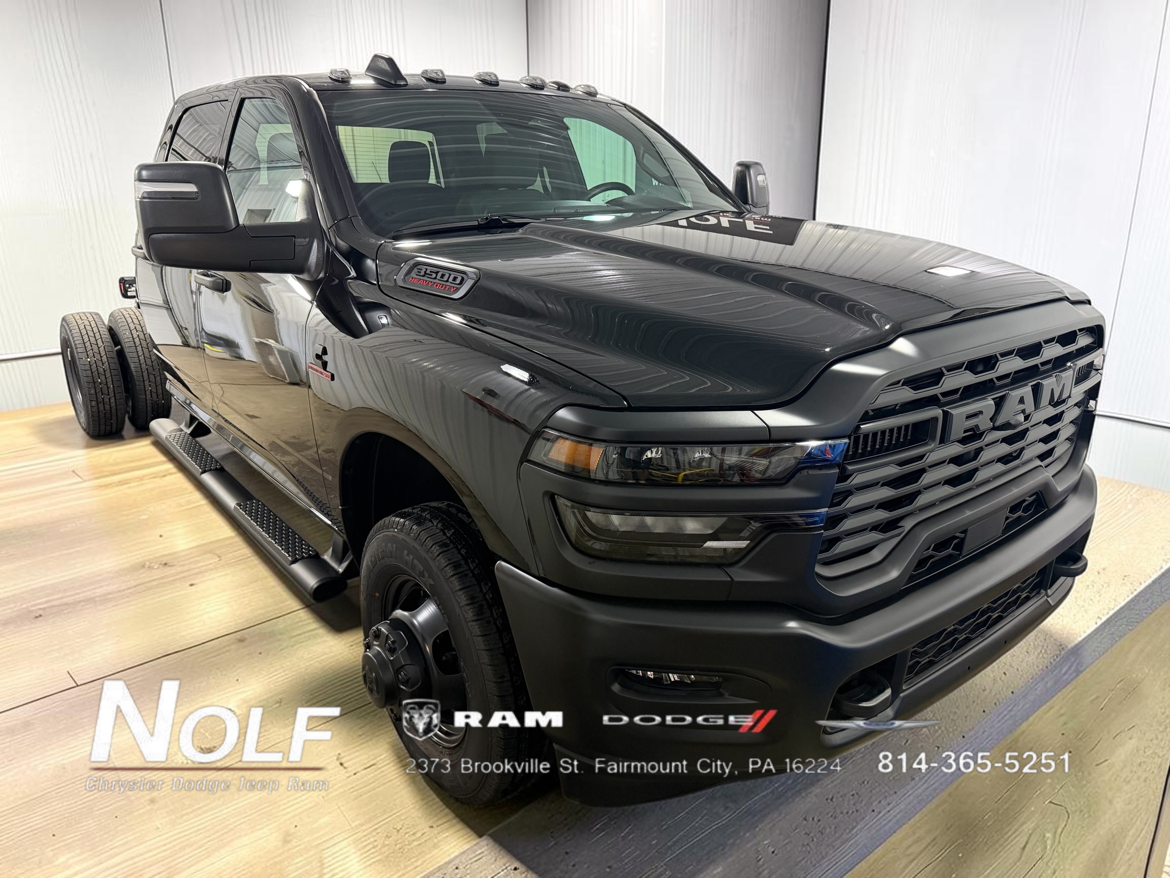 New 2026 Ram 3500 Chassis Cab TRADESMAN CREW 4X4 60' CA Pickup