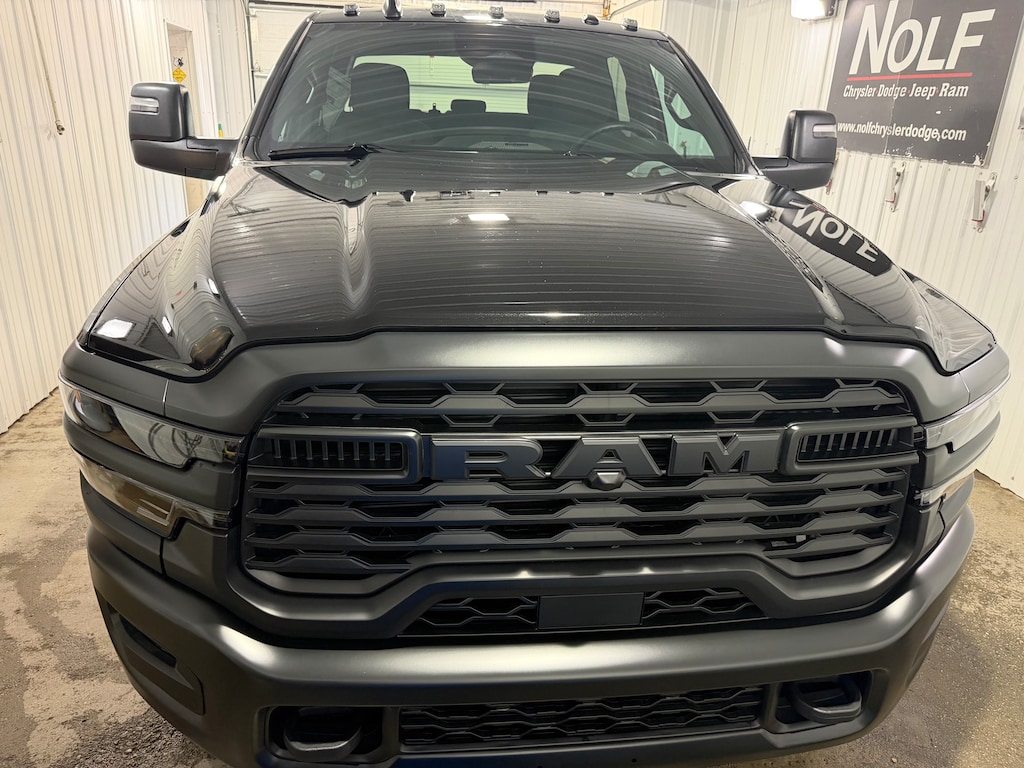 New 2026 Ram 3500 Chassis Cab TRADESMAN CREW 4X4 60' CA Pickup