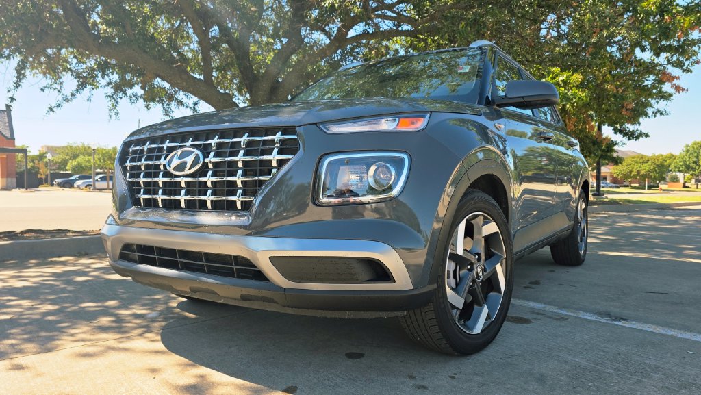 Used 2025 Hyundai Venue SEL SUV