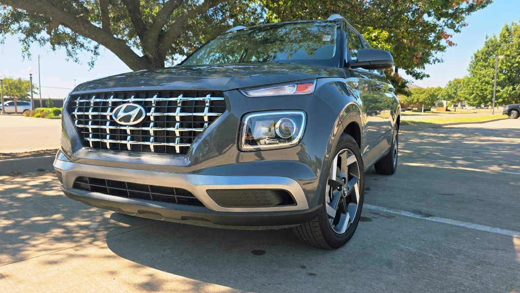 Used 2025 Hyundai Venue SEL SUV