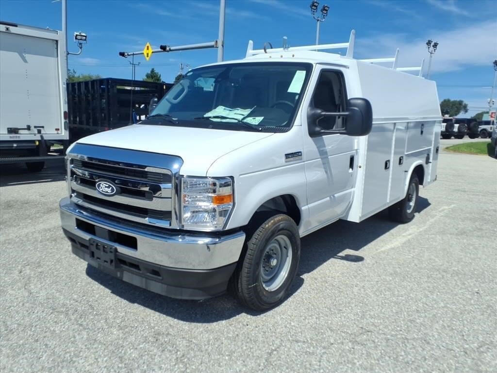 New 2027 Ford E-Series Cutaway Truck
