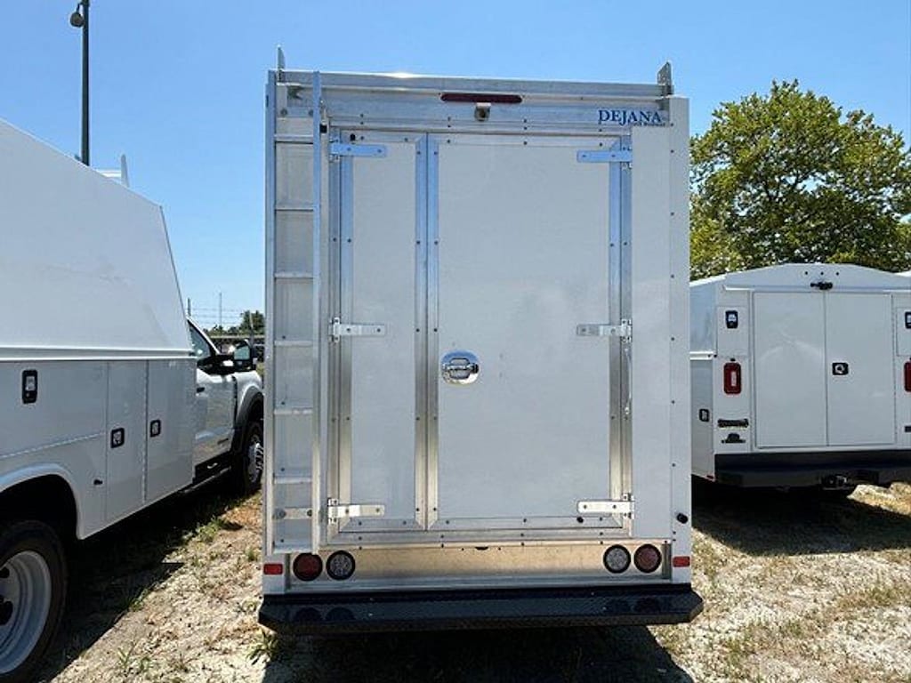 New 2024 Ford E-Series Cutaway Truck
