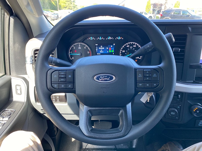 2026 Ford F-350 Super Duty Chassis Cab XL - Photo 9