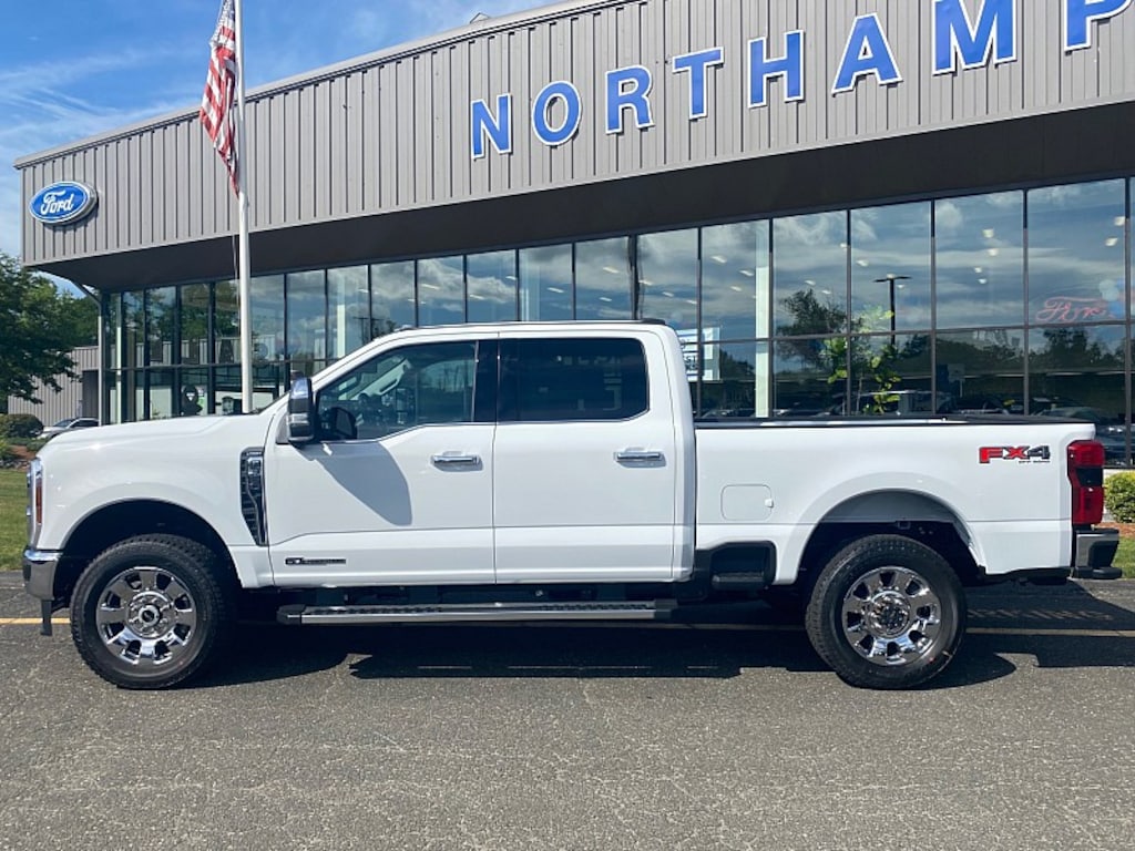 New 2026 Ford Super Duty LARIAT Full Size Truck