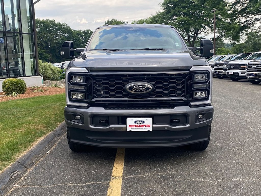 New 2026 Ford Super Duty LARIAT Full Size Truck