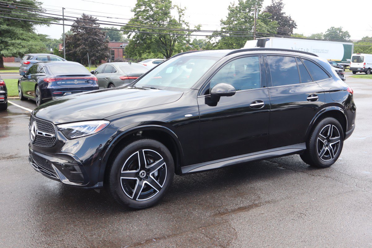 2025 Mercedes-Benz GLC