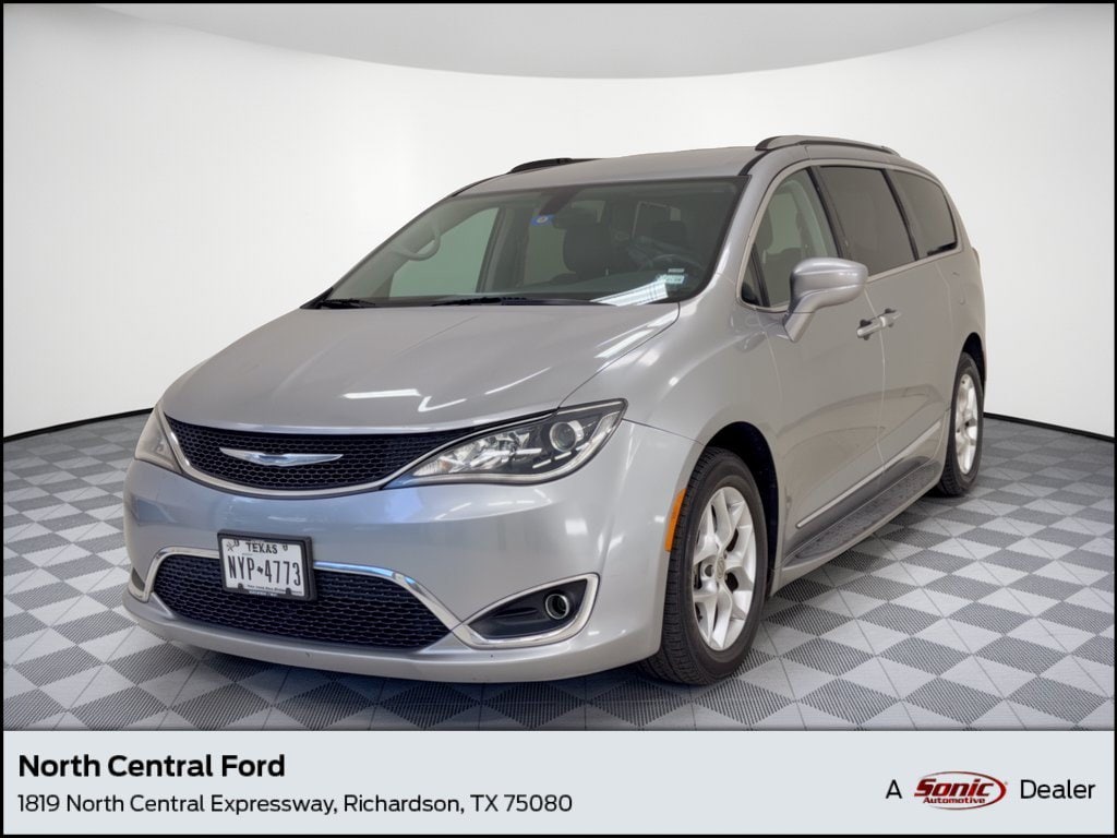 Used 2017 Chrysler Pacifica Touring-L Plus Van