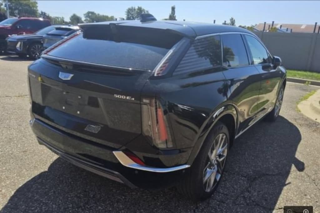 Certified 2025 CADILLAC OPTIQ Luxury 2 SUV