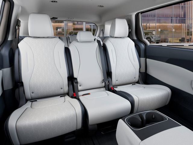 2026 Kia Carnival EX - Photo 16