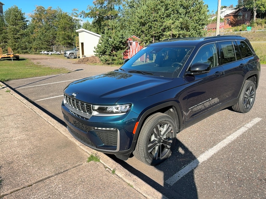 New 2027 Jeep Grand Cherokee Limited 4X4