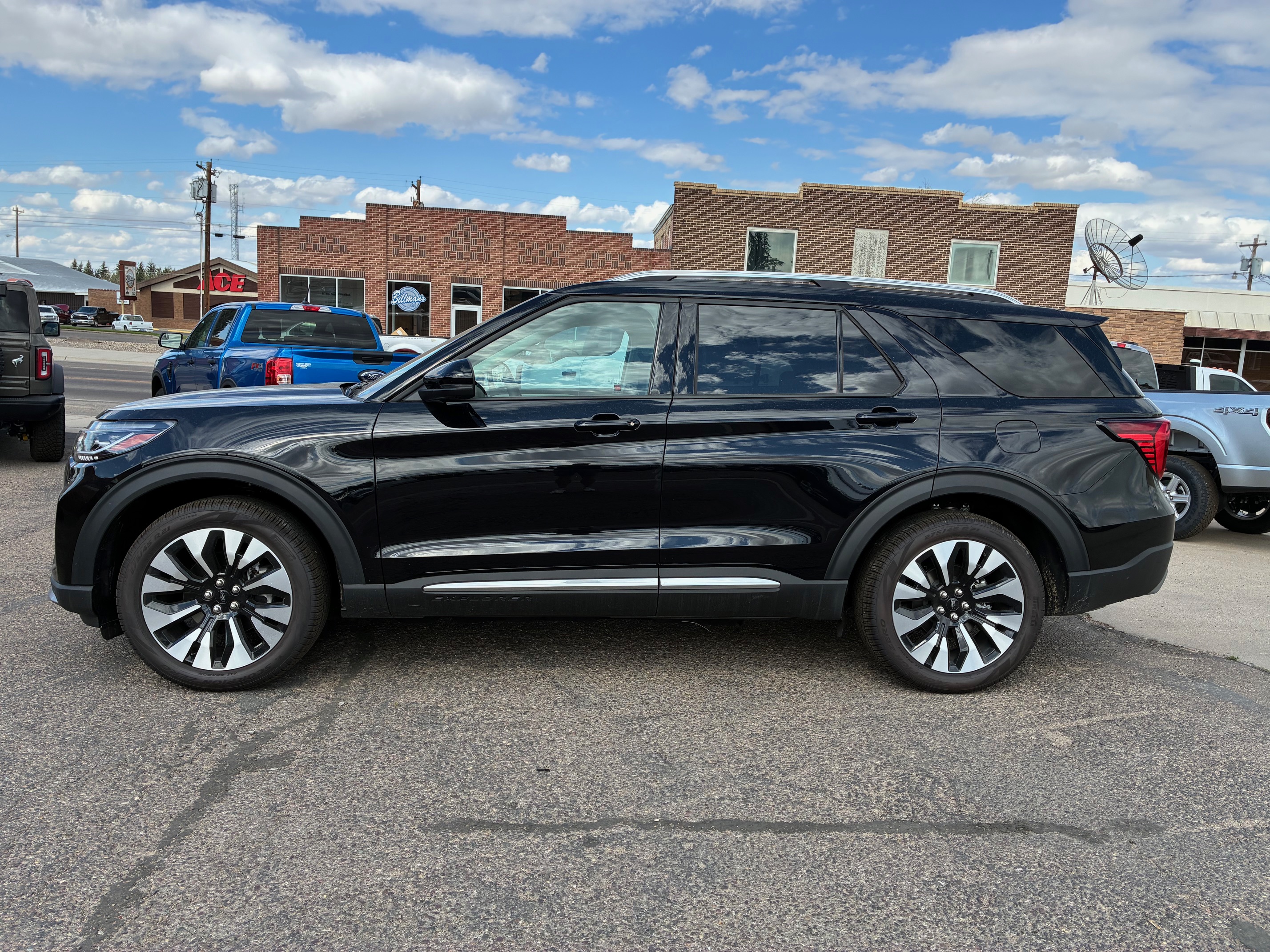 2026 Ford Explorer Platinum SUV