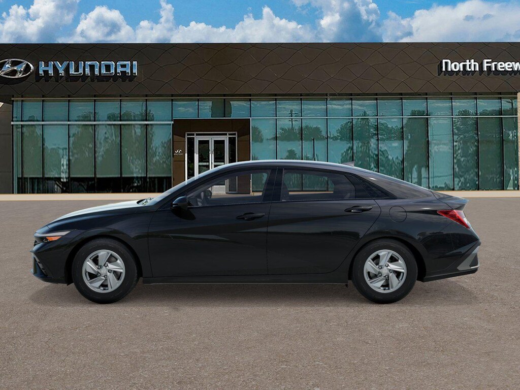 New 2026 Hyundai Elantra SE Sedan