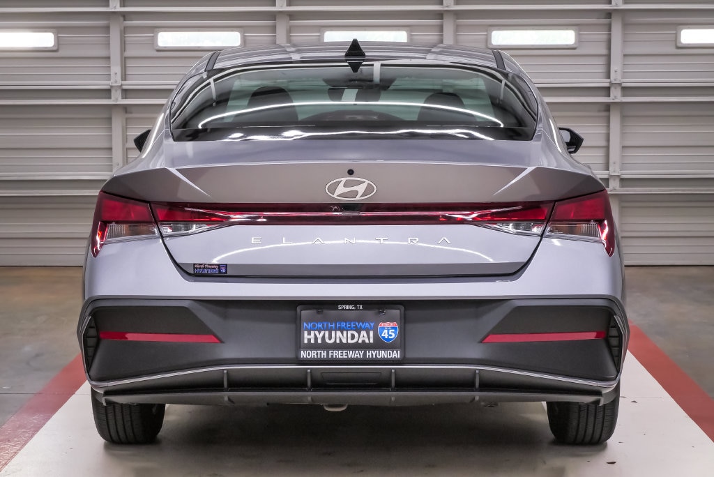 2026 Hyundai Elantra SE - Photo 7