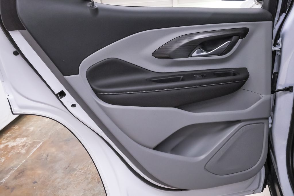 2023 GMC Terrain SLT - Photo 25