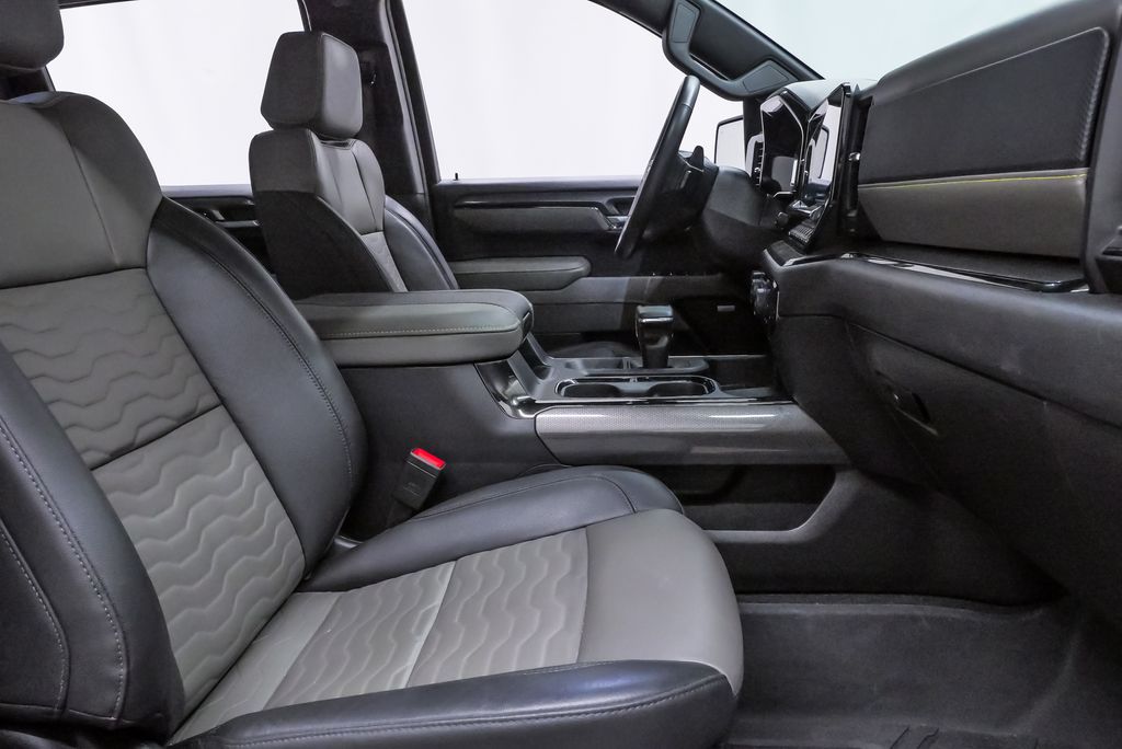 2026 Chevrolet Silverado 1500 ZR2 - Photo 13