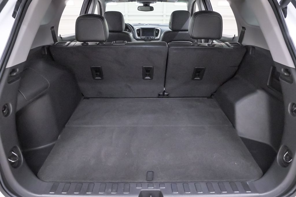 2023 GMC Terrain SLT - Photo 28
