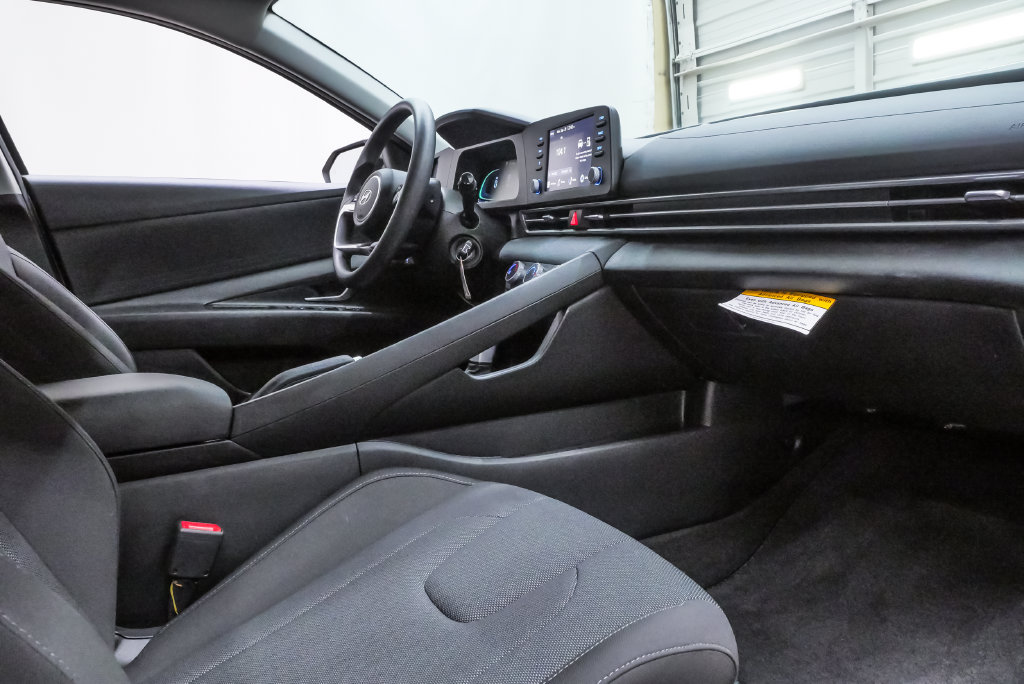 2026 Hyundai Elantra SE - Photo 12