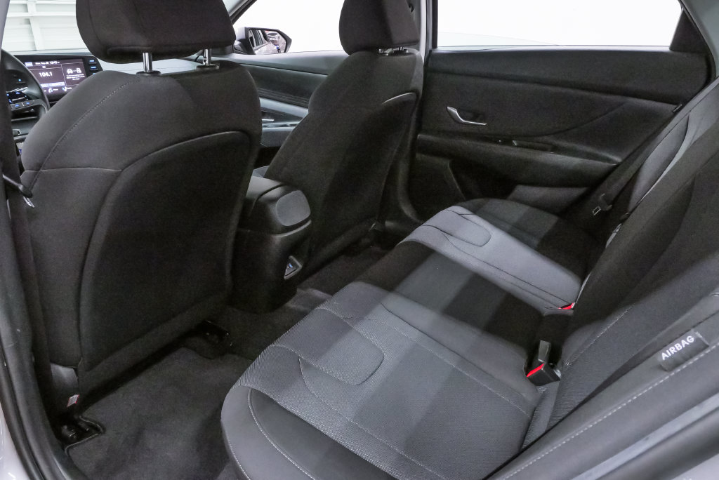 2026 Hyundai Elantra SE - Photo 10
