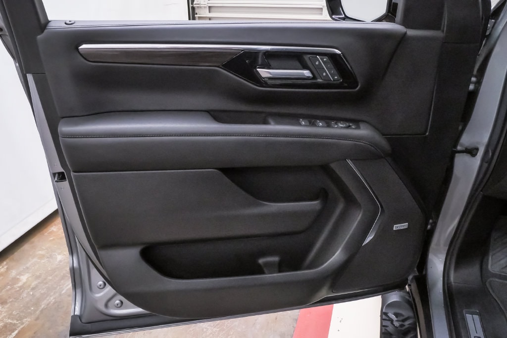 2025 Chevrolet Tahoe Z71 - Photo 26