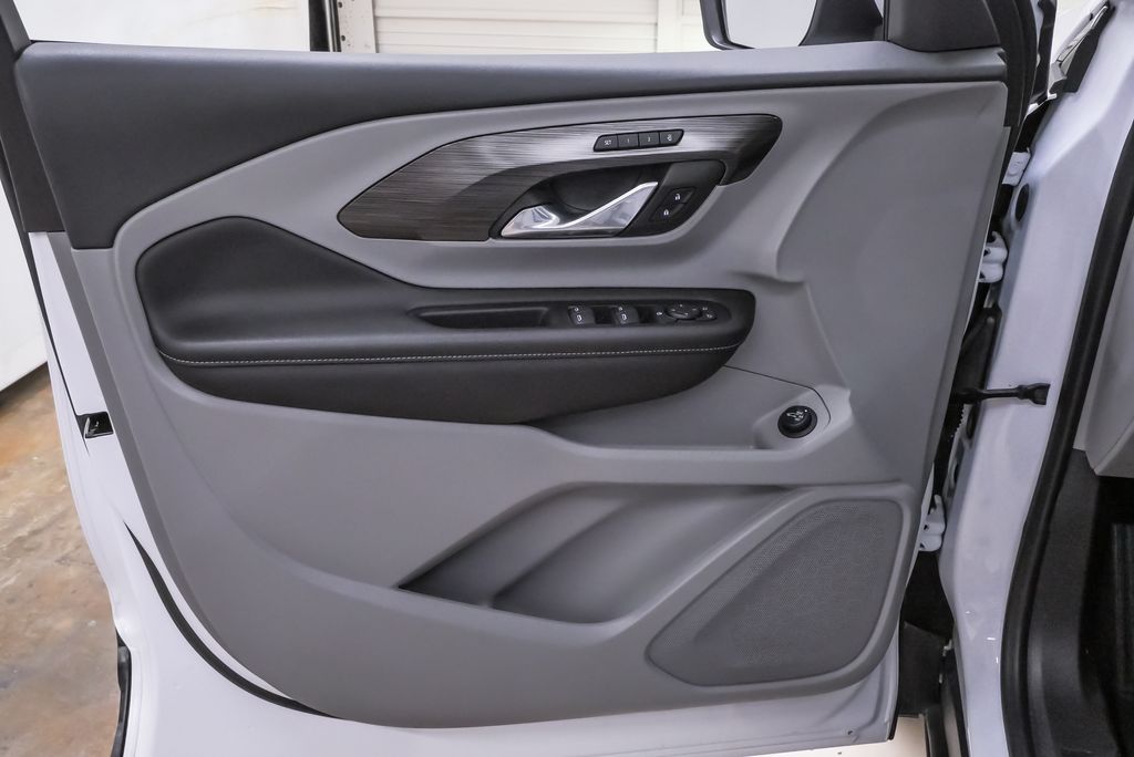 2023 GMC Terrain SLT - Photo 23