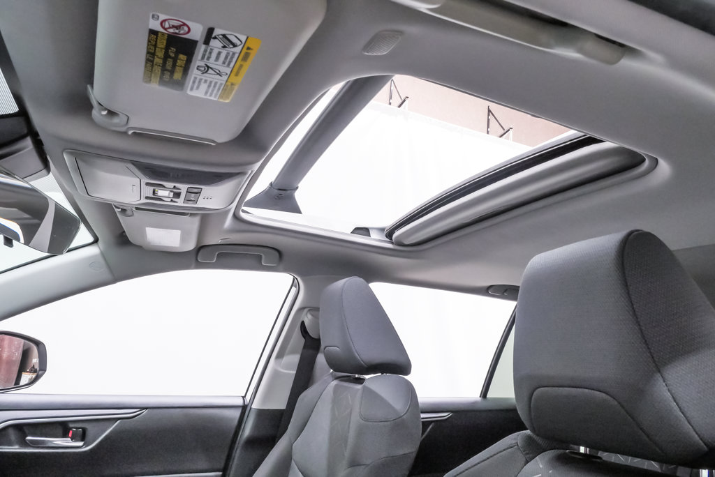 2024 Toyota RAV4 XLE - Photo 10
