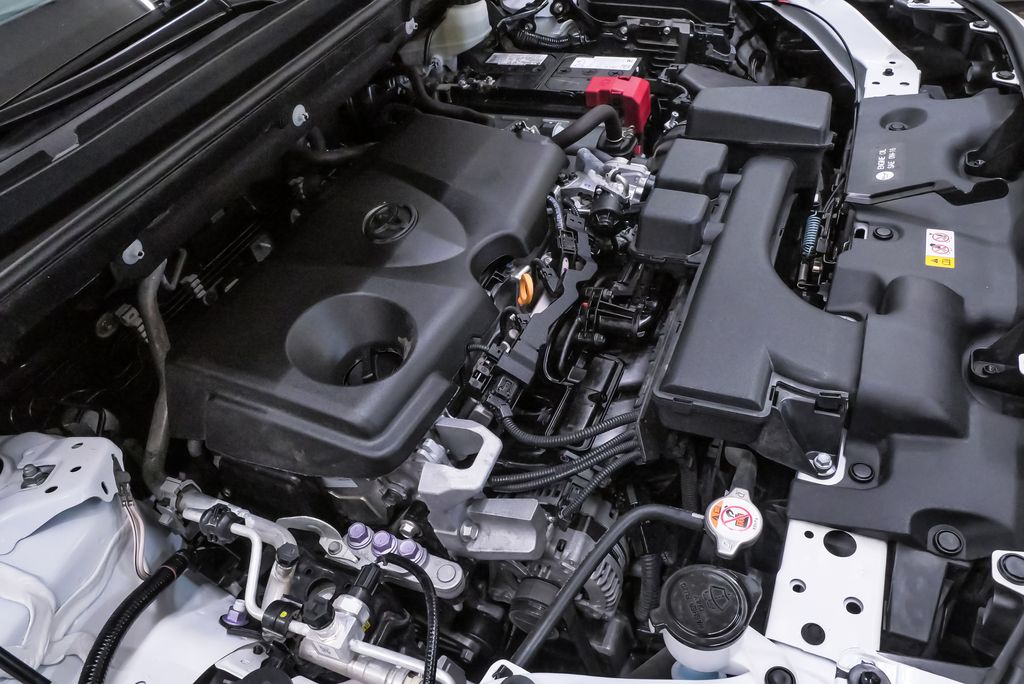 2024 Toyota RAV4 XLE - Photo 34