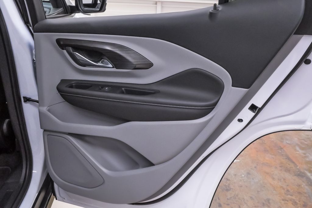 2023 GMC Terrain SLT - Photo 27