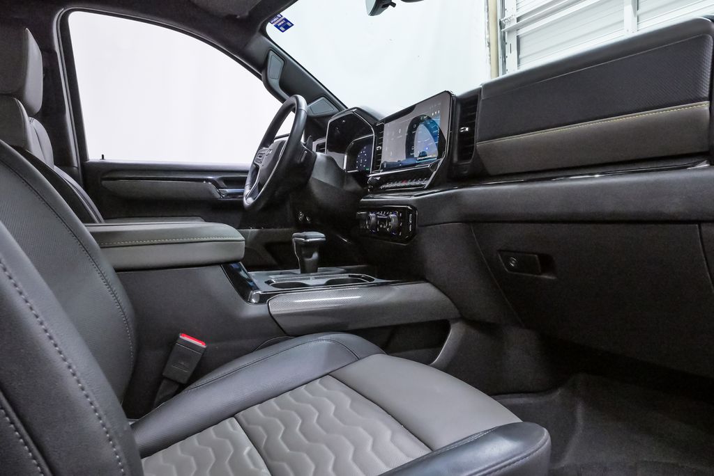 2026 Chevrolet Silverado 1500 ZR2 - Photo 12