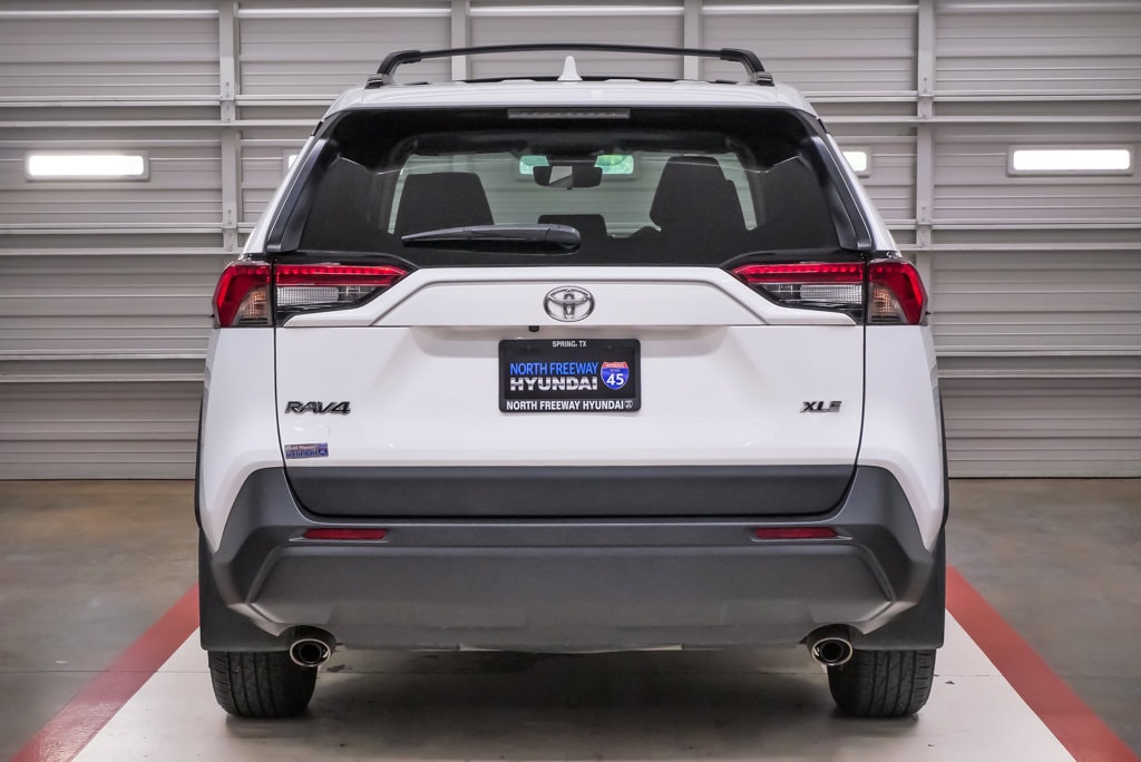 2024 Toyota RAV4 XLE - Photo 7
