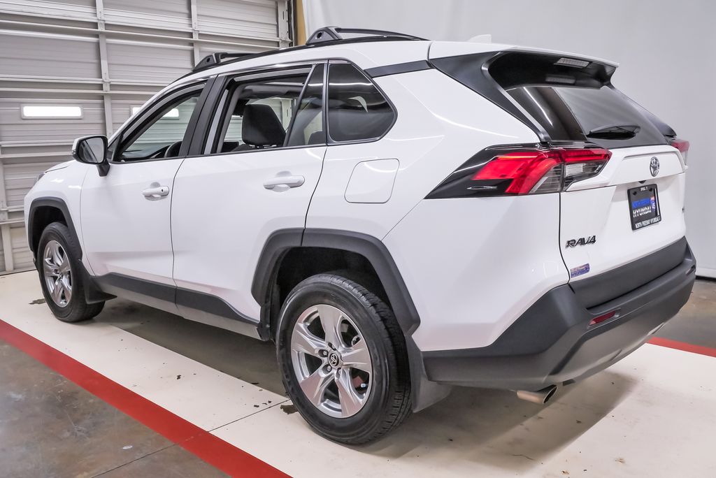 2024 Toyota RAV4 XLE - Photo 8